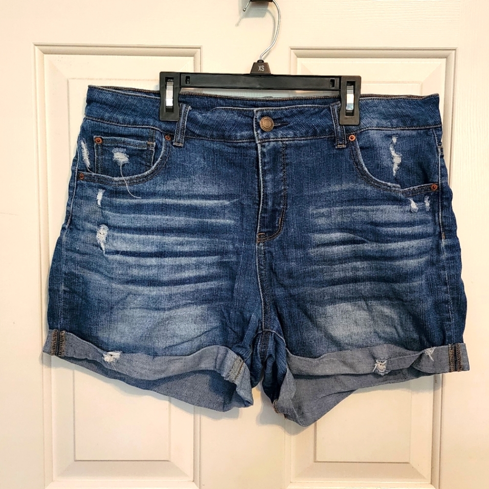 Time and Tru midrise shorts Size 14